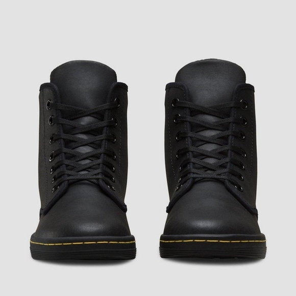 Dr. Marten Shoreditch Black Greasy Leather Size 6 Women's Boot Sneaker VGUC - Picture 2 of 11